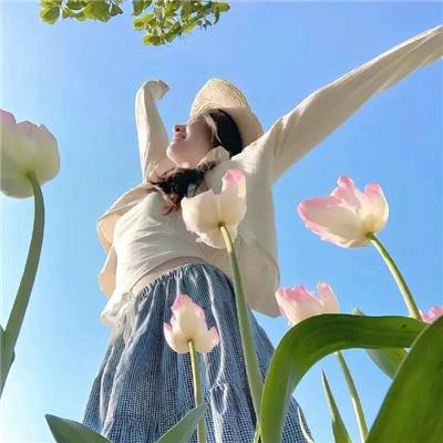 月光藏在他眼底